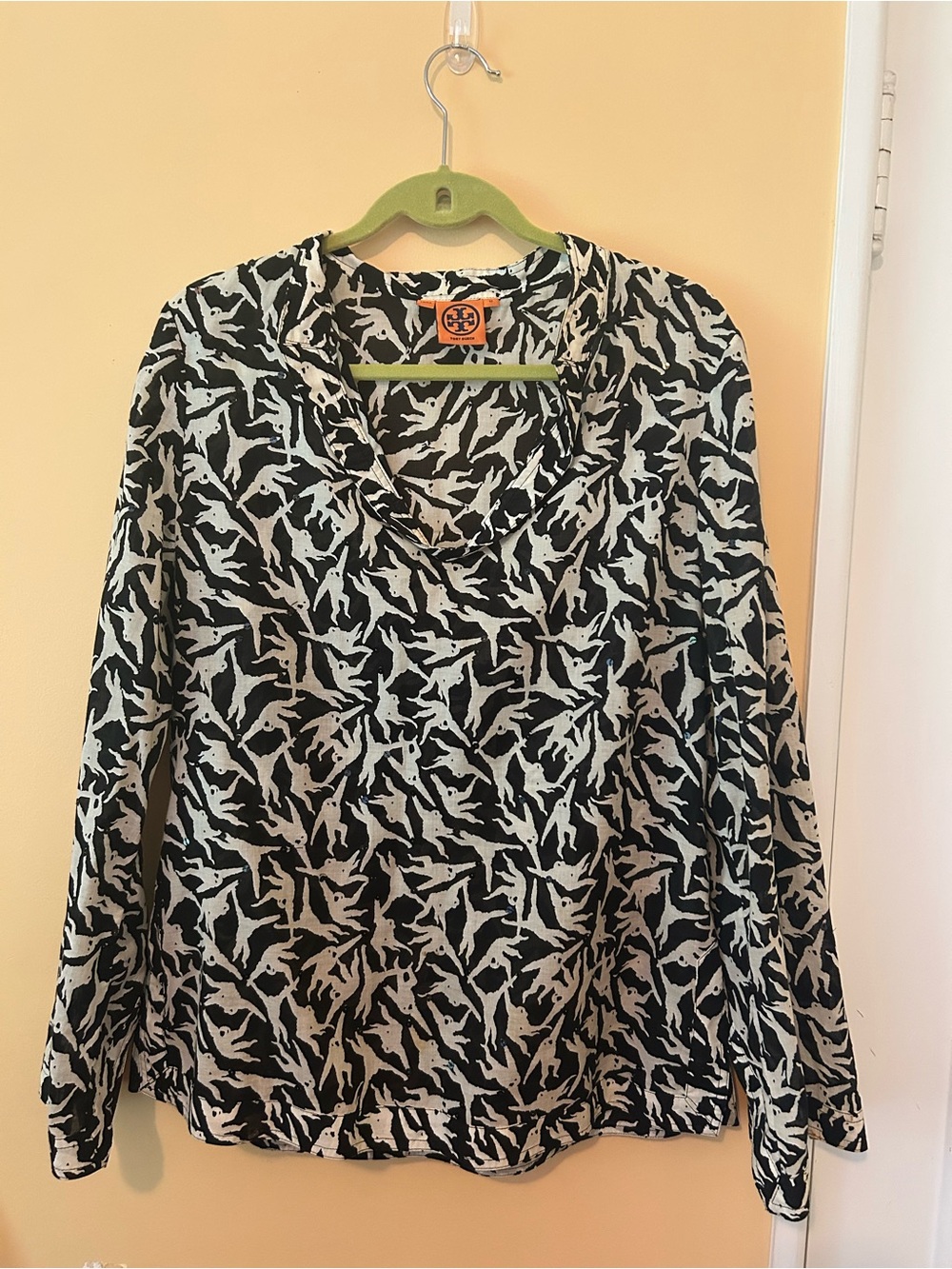 Tory Burch Black and White Long Sleeve V-Neck Printed Top